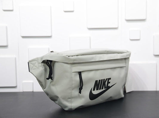 Nike Hip Tech - Crossbody Pack Bag 10L